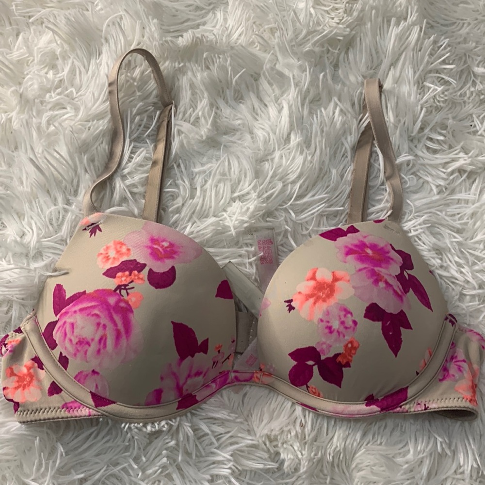 PINK Victoria’s Secret push up bra